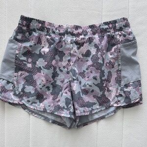 Girls Gray & Pink Camo Active Shorts